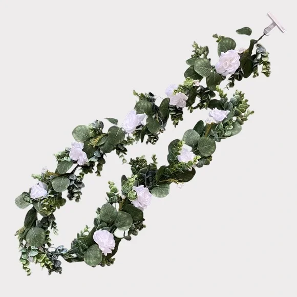 ASHLAND | Spring White Rose Foliage Garland - Picture 2 of 4